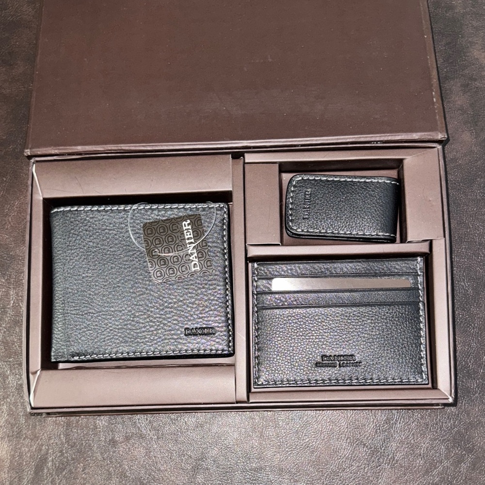 PIONEER Charcoal Leather Accessory Set